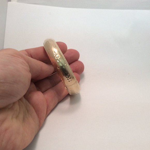 14K YELLOW Real Solid GOLD HINGED SATIN BANGLE W/WHEAT CARVINGS Bracelet 20.3gr - Picture 6 of 7